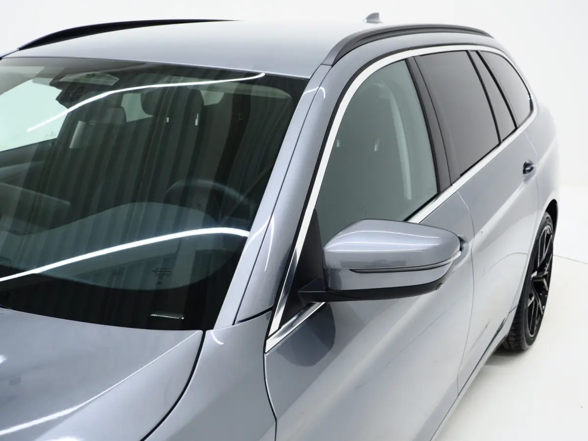 530e | Leder | Trekhaak | 360 | Adaptive Cruise | Dodehoek | Stoelverwarming | Carplay