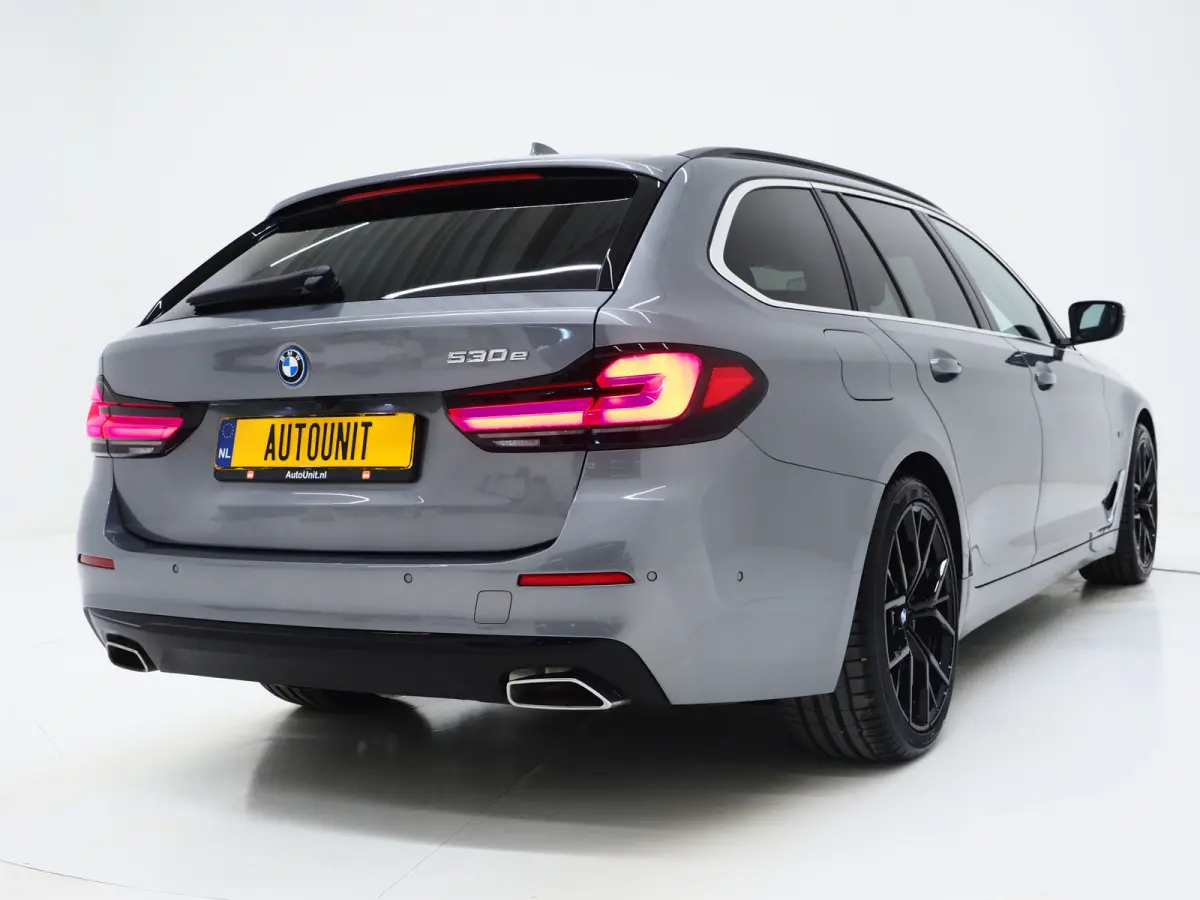 530e | Leder | Trekhaak | 360 | Adaptive Cruise | Dodehoek | Stoelverwarming | Carplay