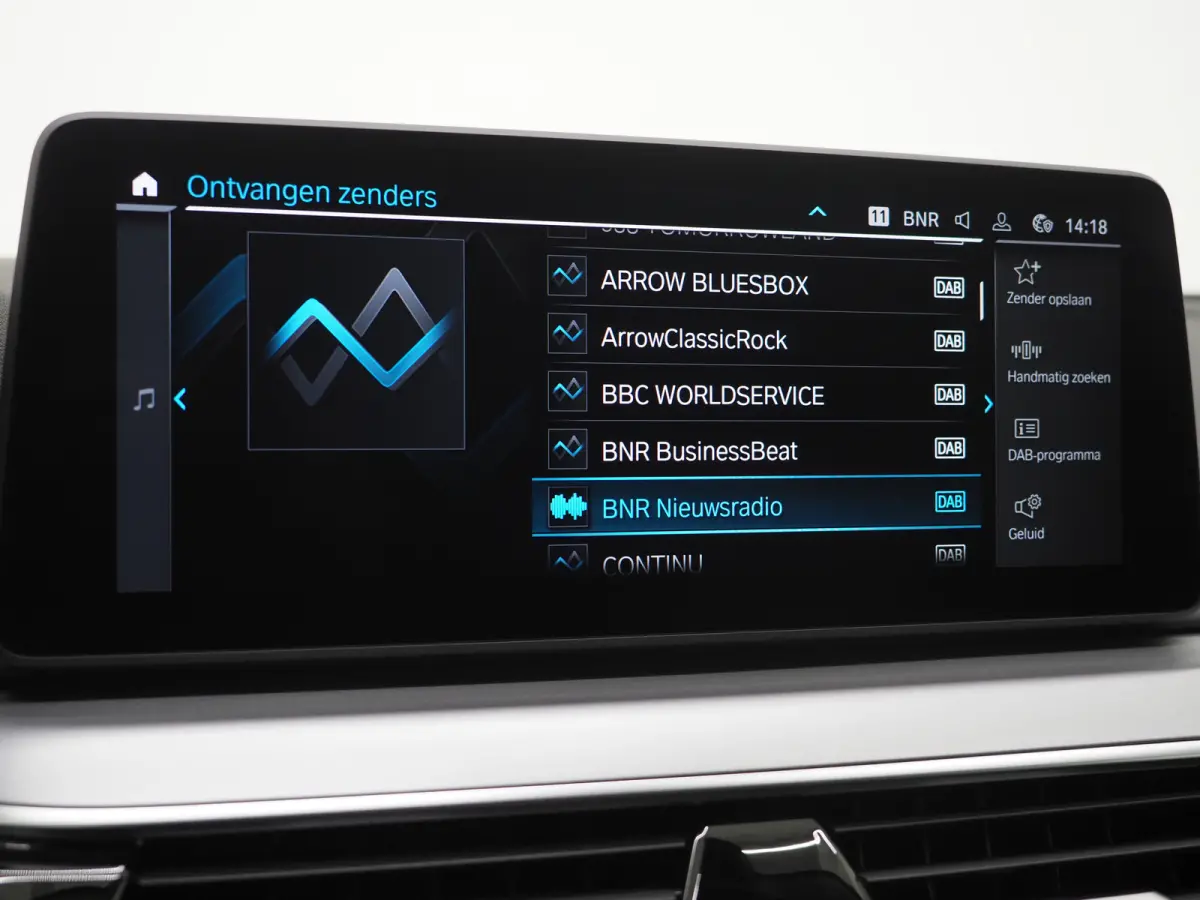 530e | Leder | Trekhaak | 360 | Adaptive Cruise | Dodehoek | Stoelverwarming | Carplay