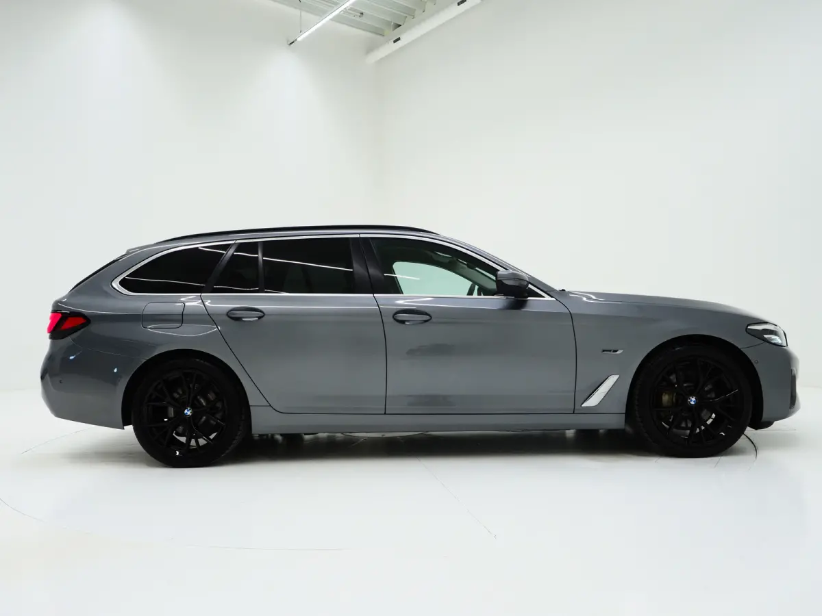 530e | Leder | Trekhaak | 360 | Adaptive Cruise | Dodehoek | Stoelverwarming | Carplay
