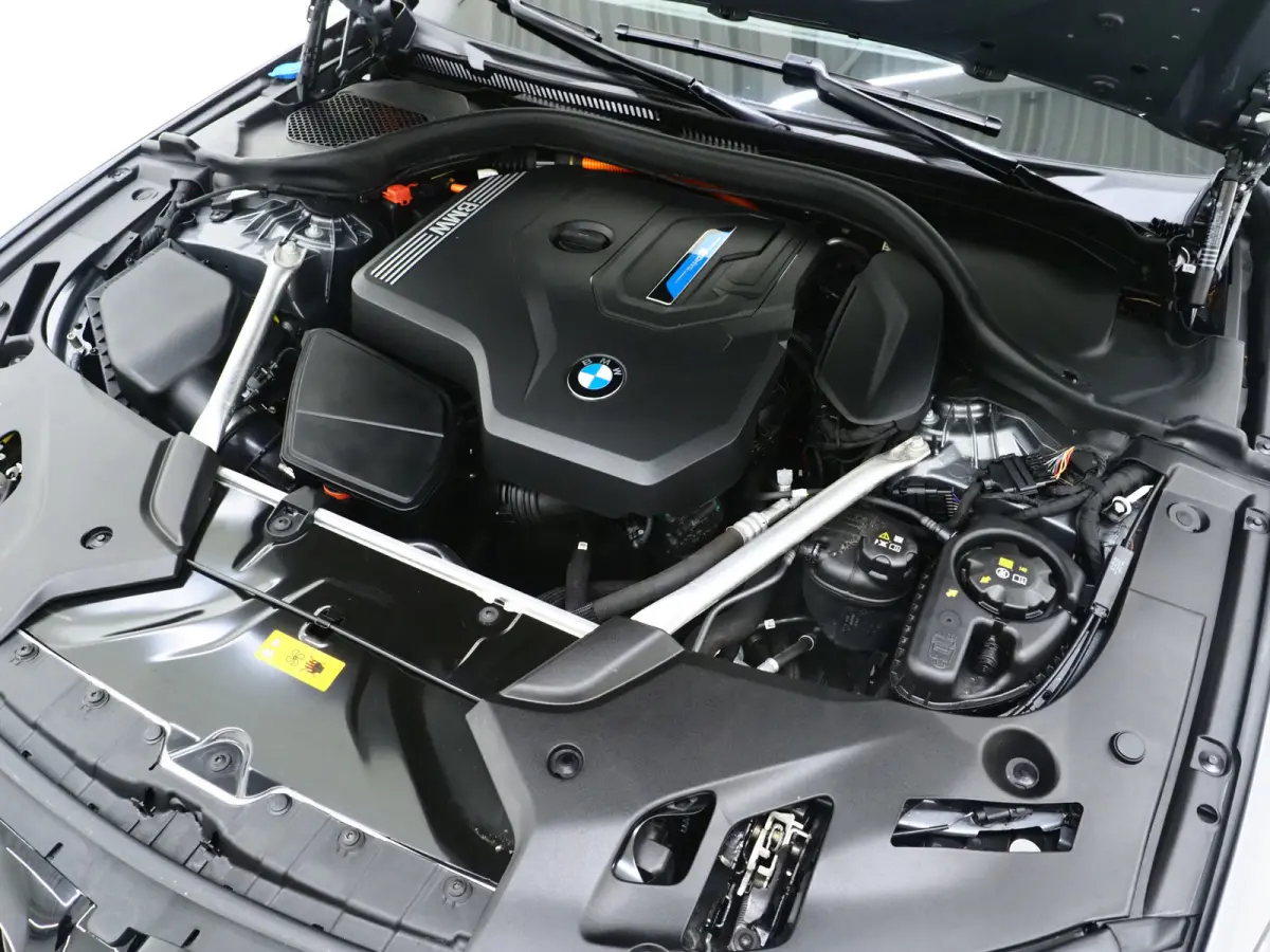 530e | Leder | Trekhaak | 360 | Adaptive Cruise | Dodehoek | Stoelverwarming | Carplay