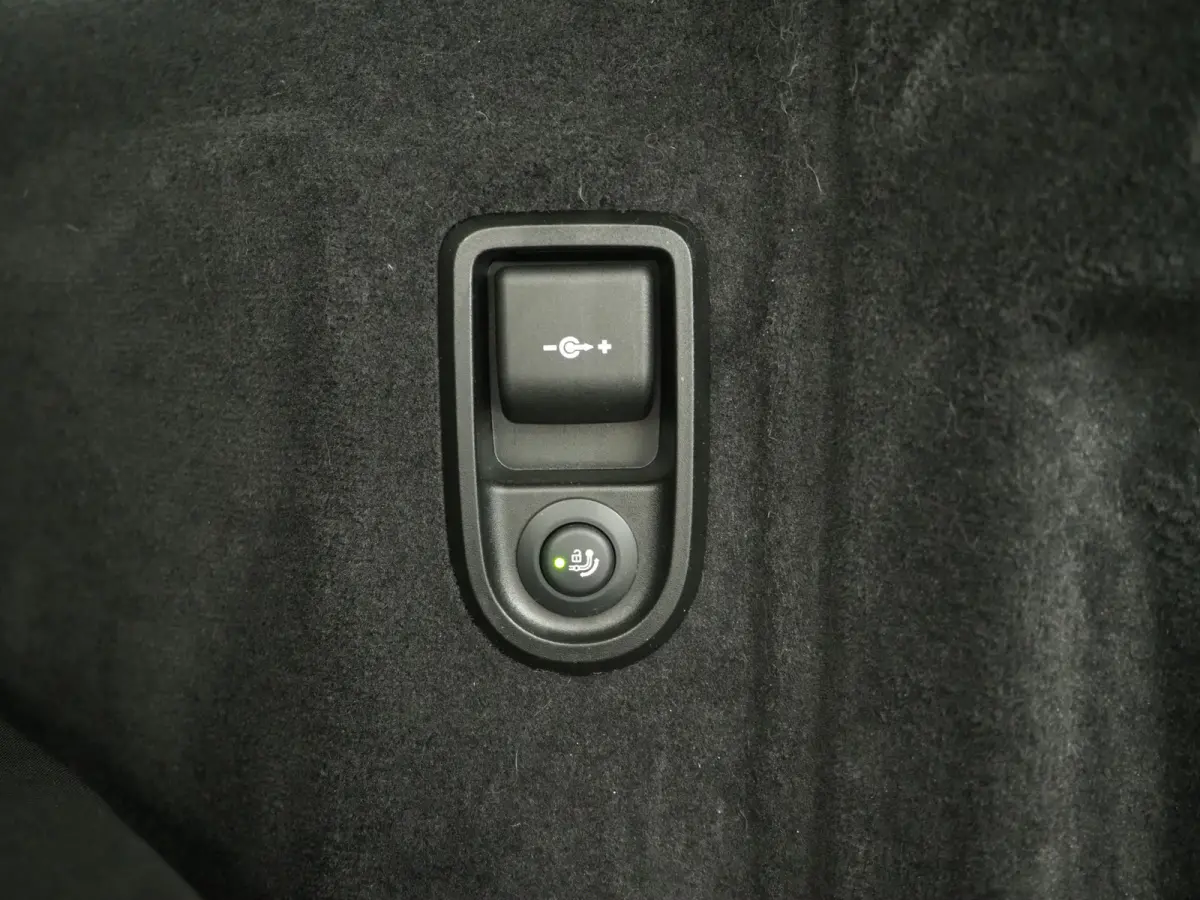 530e | Leder | Trekhaak | 360 | Adaptive Cruise | Dodehoek | Stoelverwarming | Carplay