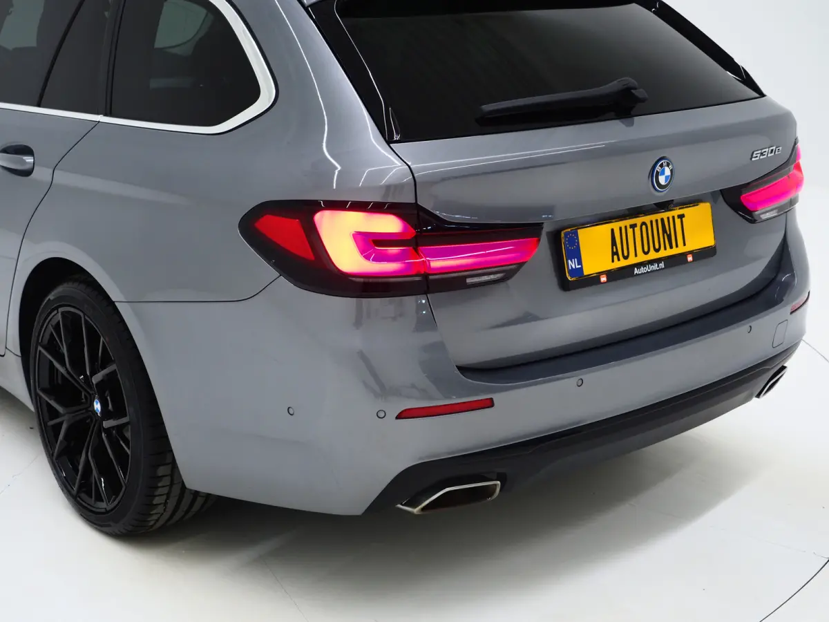 530e | Leder | Trekhaak | 360 | Adaptive Cruise | Dodehoek | Stoelverwarming | Carplay