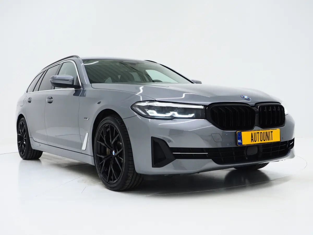 530e | Leder | Trekhaak | 360 | Adaptive Cruise | Dodehoek | Stoelverwarming | Carplay