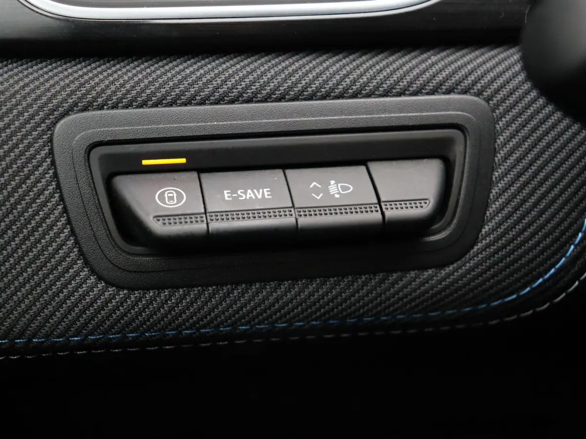E-Tech full hybrid 145pk esprit Alpine | 19" LMV | Stuurverwarming | Adaptive cruise control | Apple carplay |