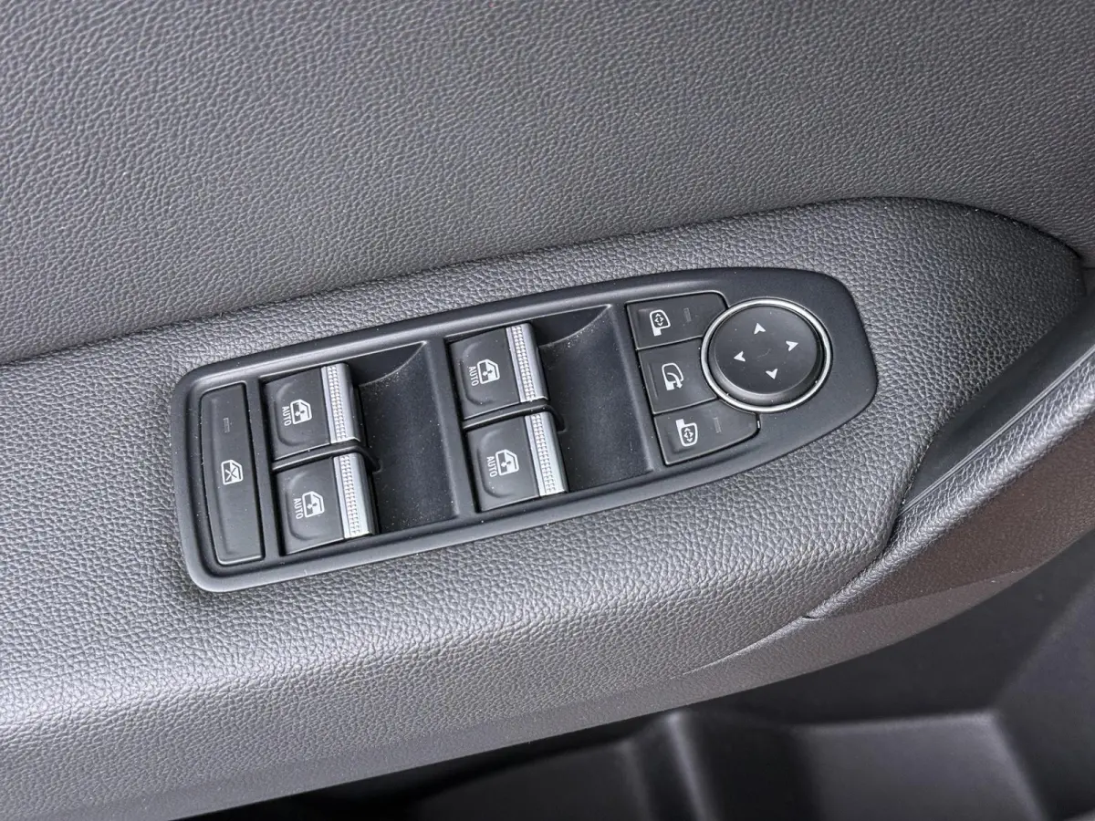 TCe 130 GPF Edition One | BOSE Audio | Parkeercamera | Navigatie |