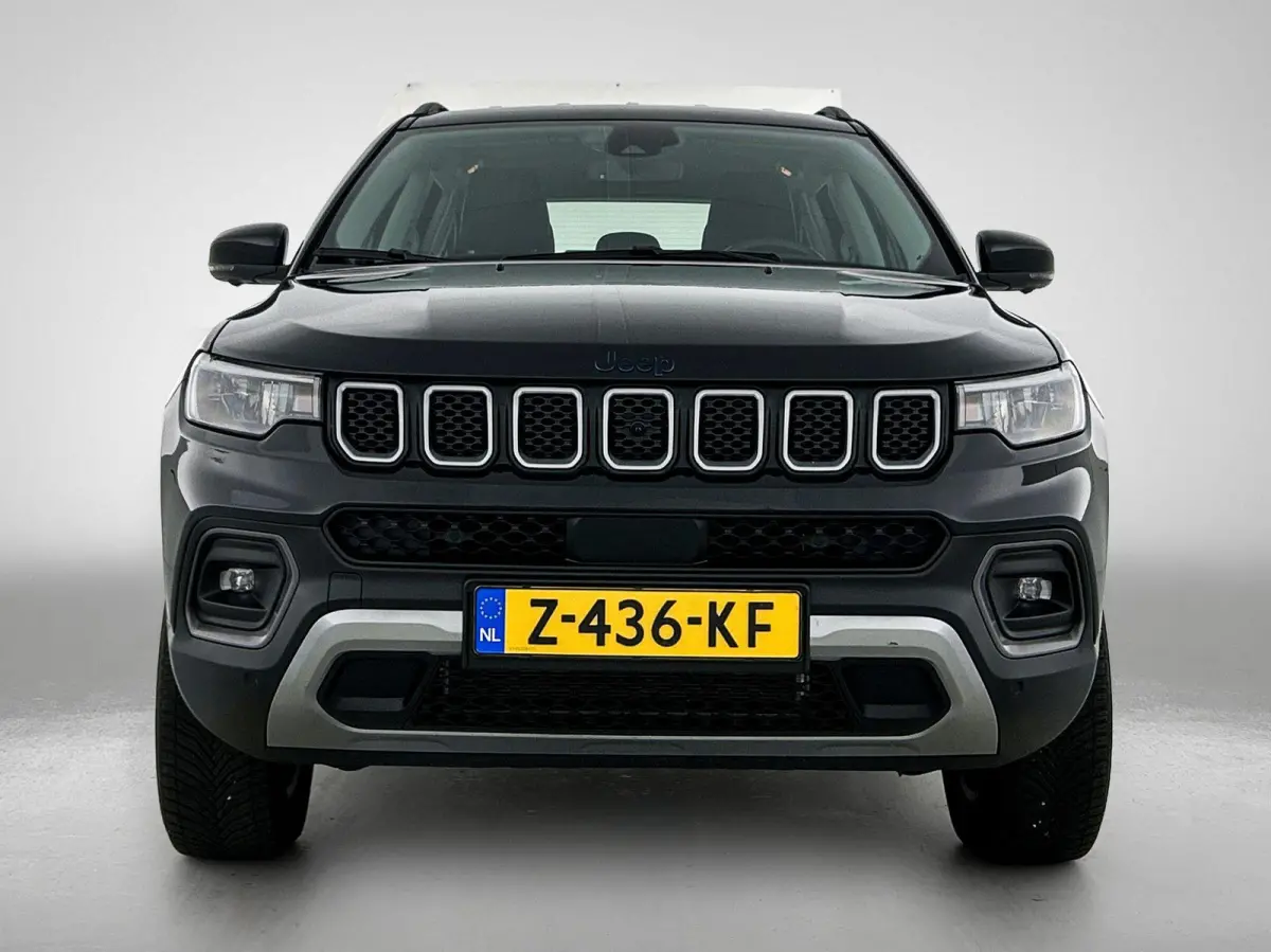 4xe 240 Plug-in Hybrid Overland