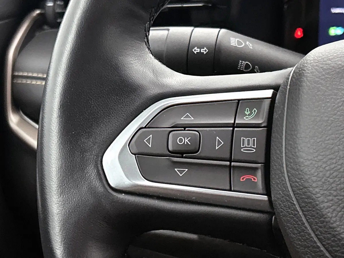 4xe 240 Plug-in Hybrid Overland