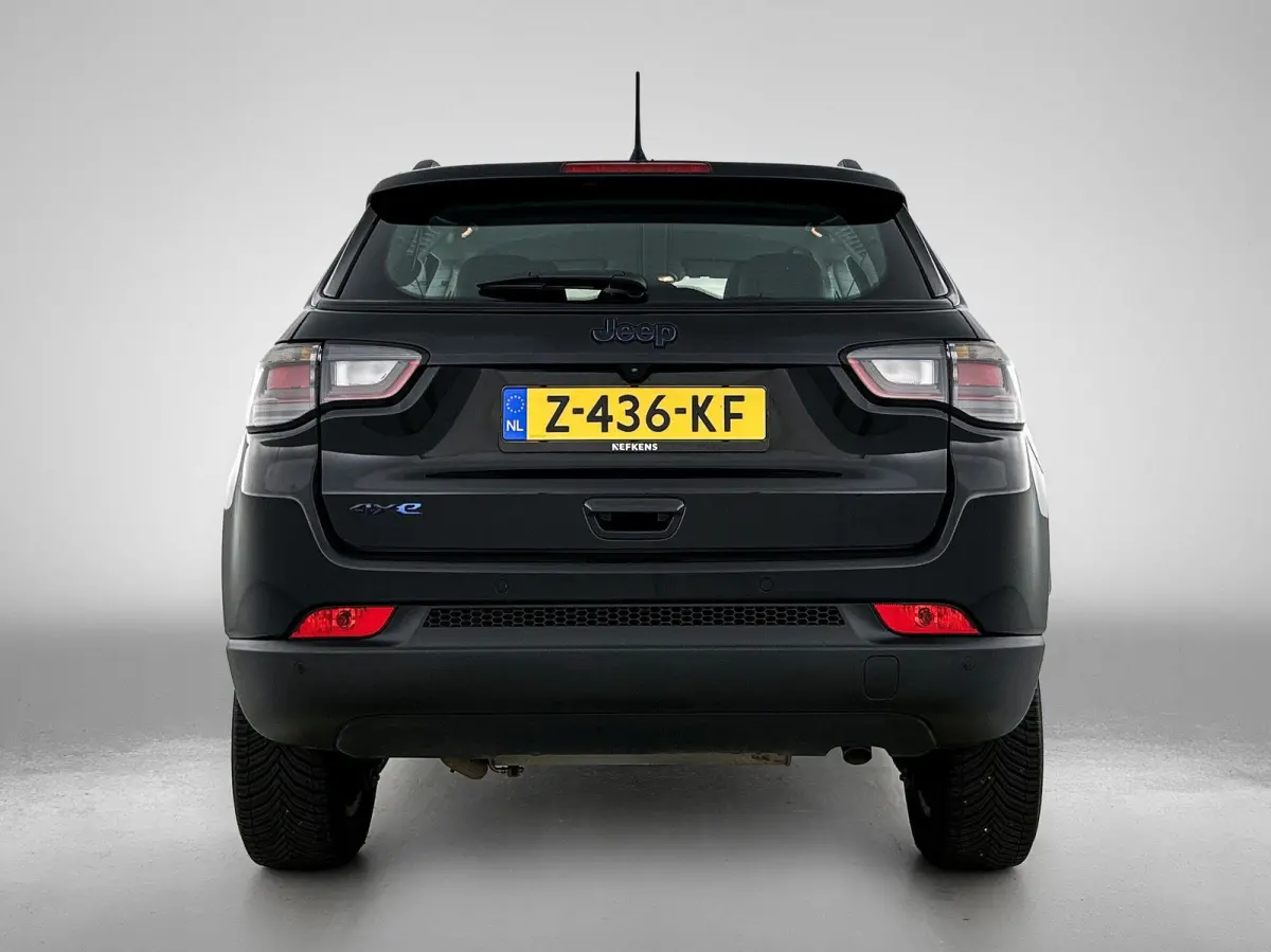 4xe 240 Plug-in Hybrid Overland