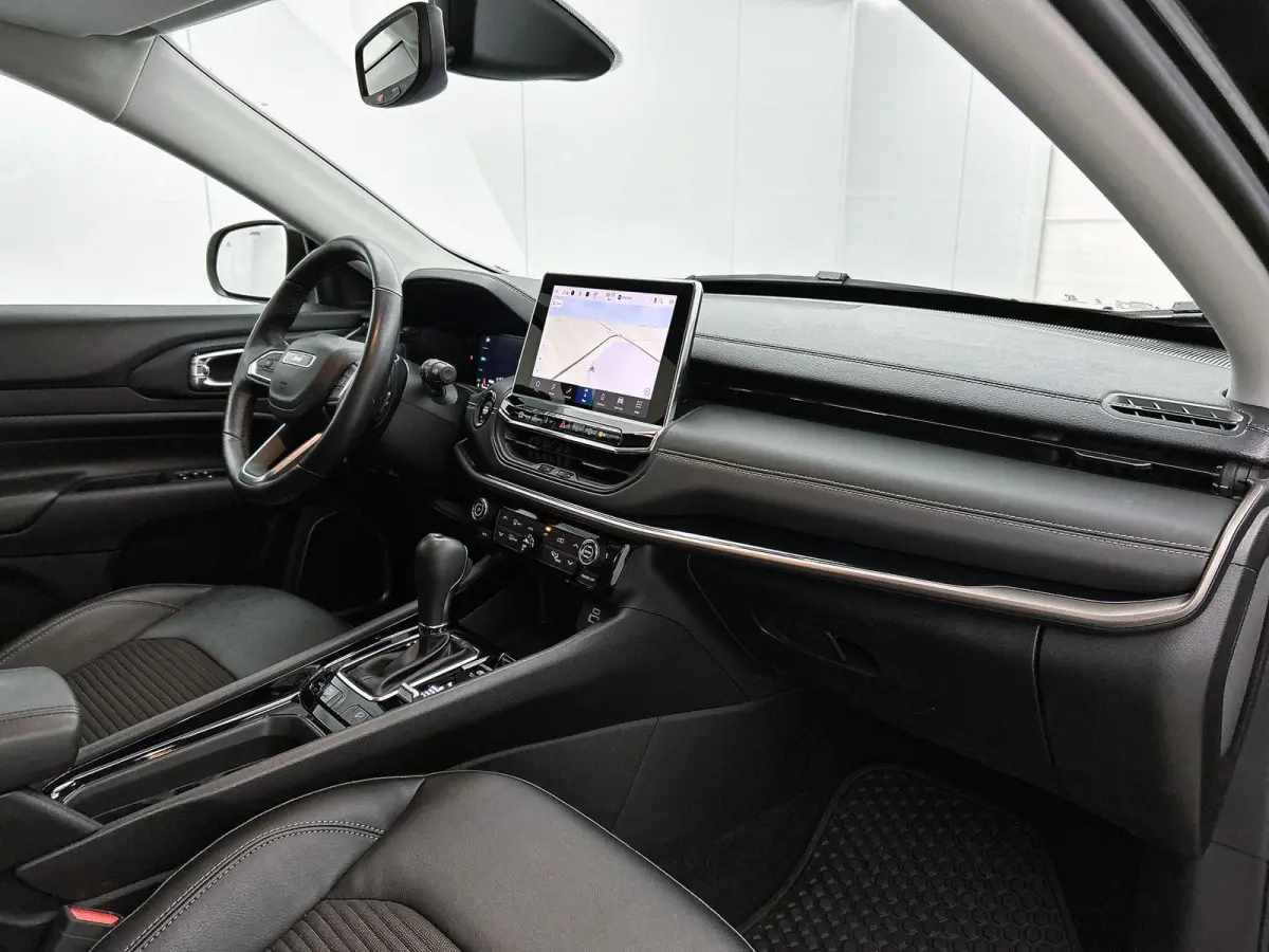 4xe 240 Plug-in Hybrid Overland
