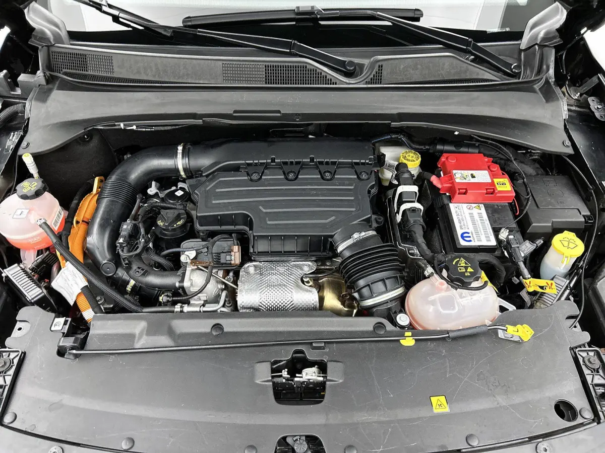 4xe 240 Plug-in Hybrid Overland