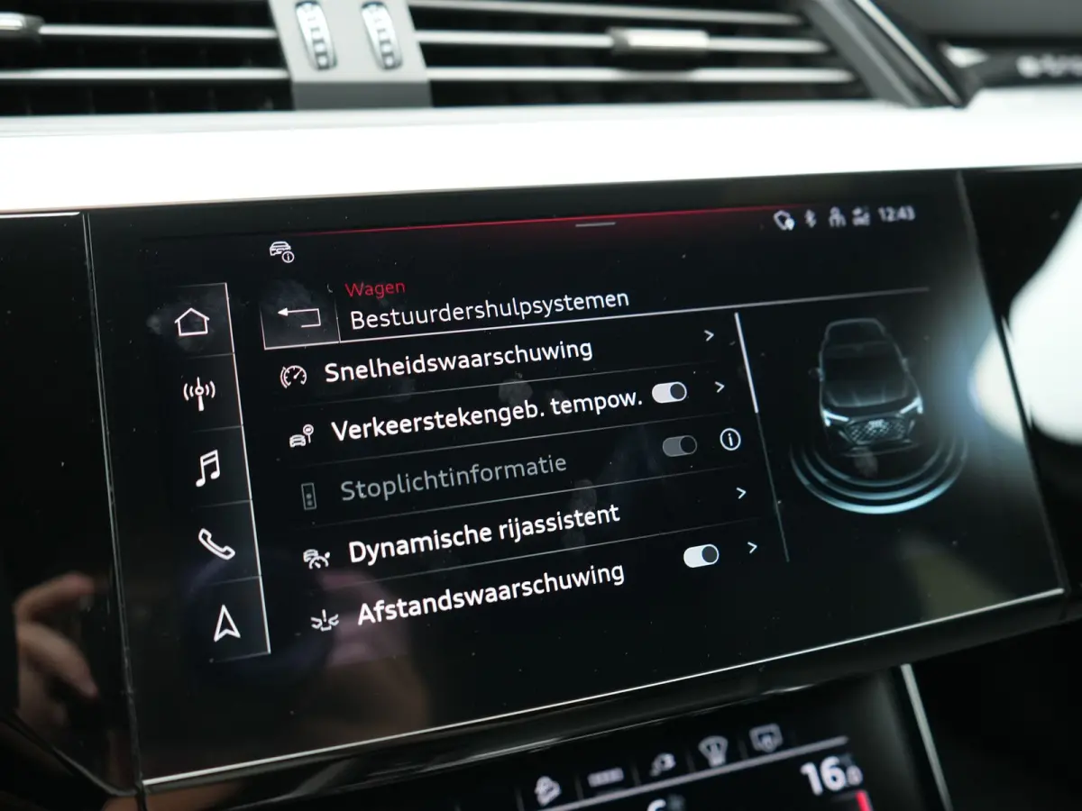 55 Quattro S Line 114 kWh 408pk Dealer O.H. | Trekhaak Afn. | Luchtvering | Adaptive Cruise | Head Up | Matrix LED | Camera | Alcantara Sportstoelen Verwarmd | Sfeerverlichting | Keyless | N
