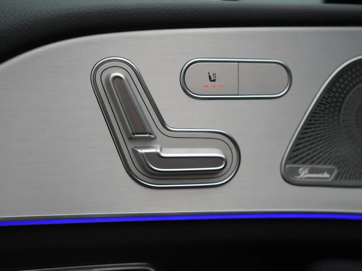 350 e 4MATIC AMG Line PHEV 333pk Dealer O.H. | Luchtvering | Panodak | Adaptive Cruise | Head Up | 360 Camera | Burmester Audio | Lederen Sportstoelen Verwarmd | Multibeam LED | Sfeerverlich