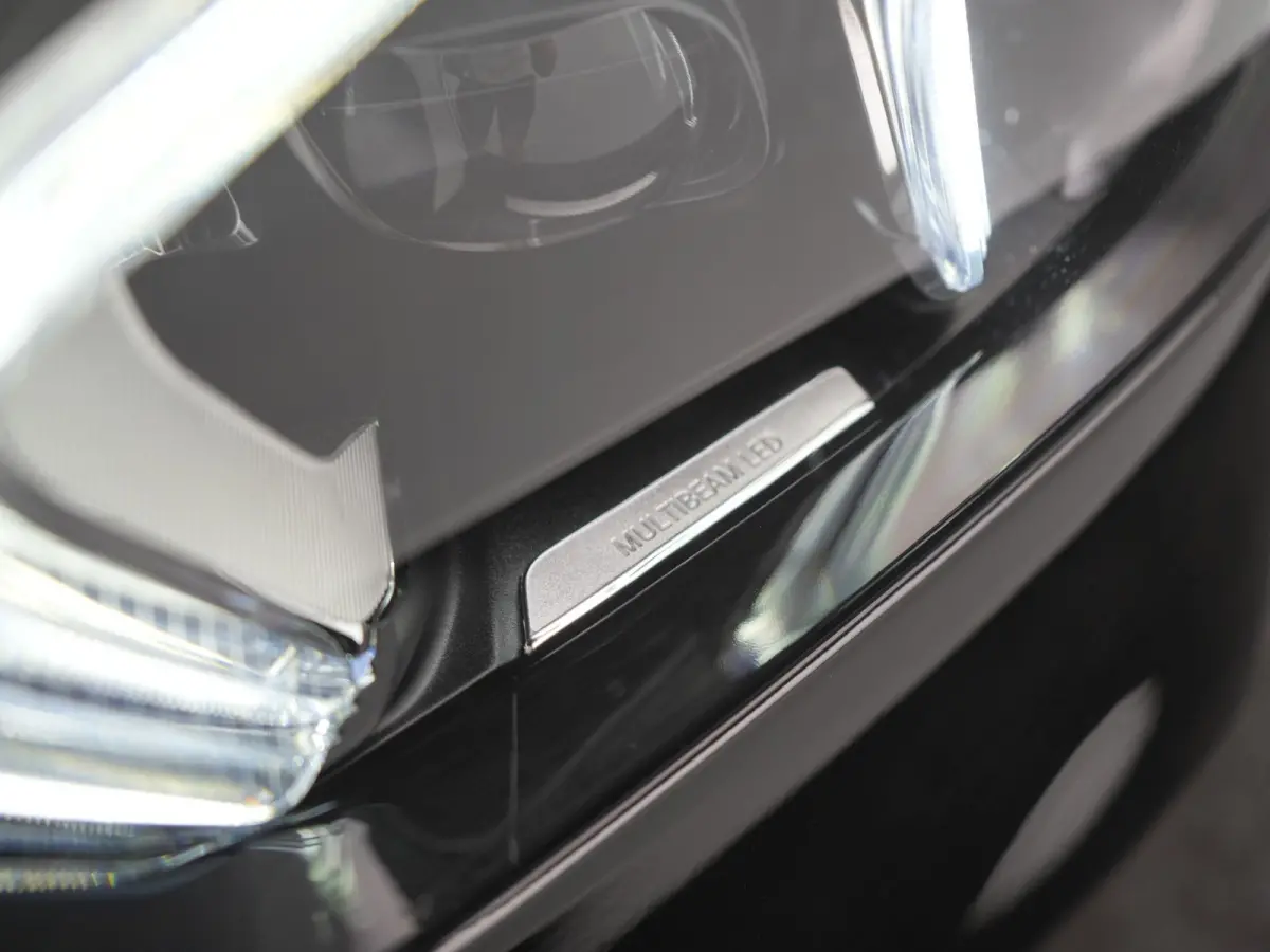 350 e 4MATIC AMG Line PHEV 333pk Dealer O.H. | Luchtvering | Panodak | Adaptive Cruise | Head Up | 360 Camera | Burmester Audio | Lederen Sportstoelen Verwarmd | Multibeam LED | Sfeerverlich