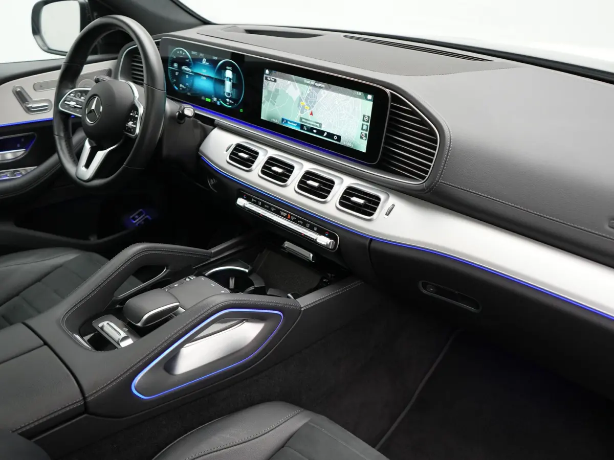 350 e 4MATIC AMG Line PHEV 333pk Dealer O.H. | Luchtvering | Panodak | Adaptive Cruise | Head Up | 360 Camera | Burmester Audio | Lederen Sportstoelen Verwarmd | Multibeam LED | Sfeerverlich