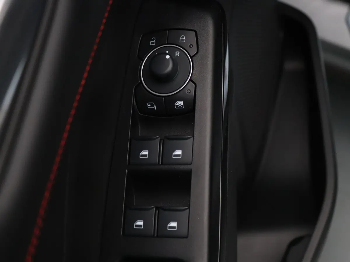 125pk EcoBoost ST-Line X Apple Carplay/Android Auto | Climate