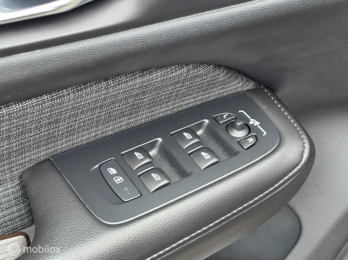 2.0 T6 AWD LONG RANGE 350PK R-DESIGN PLUG-IN HYBRID