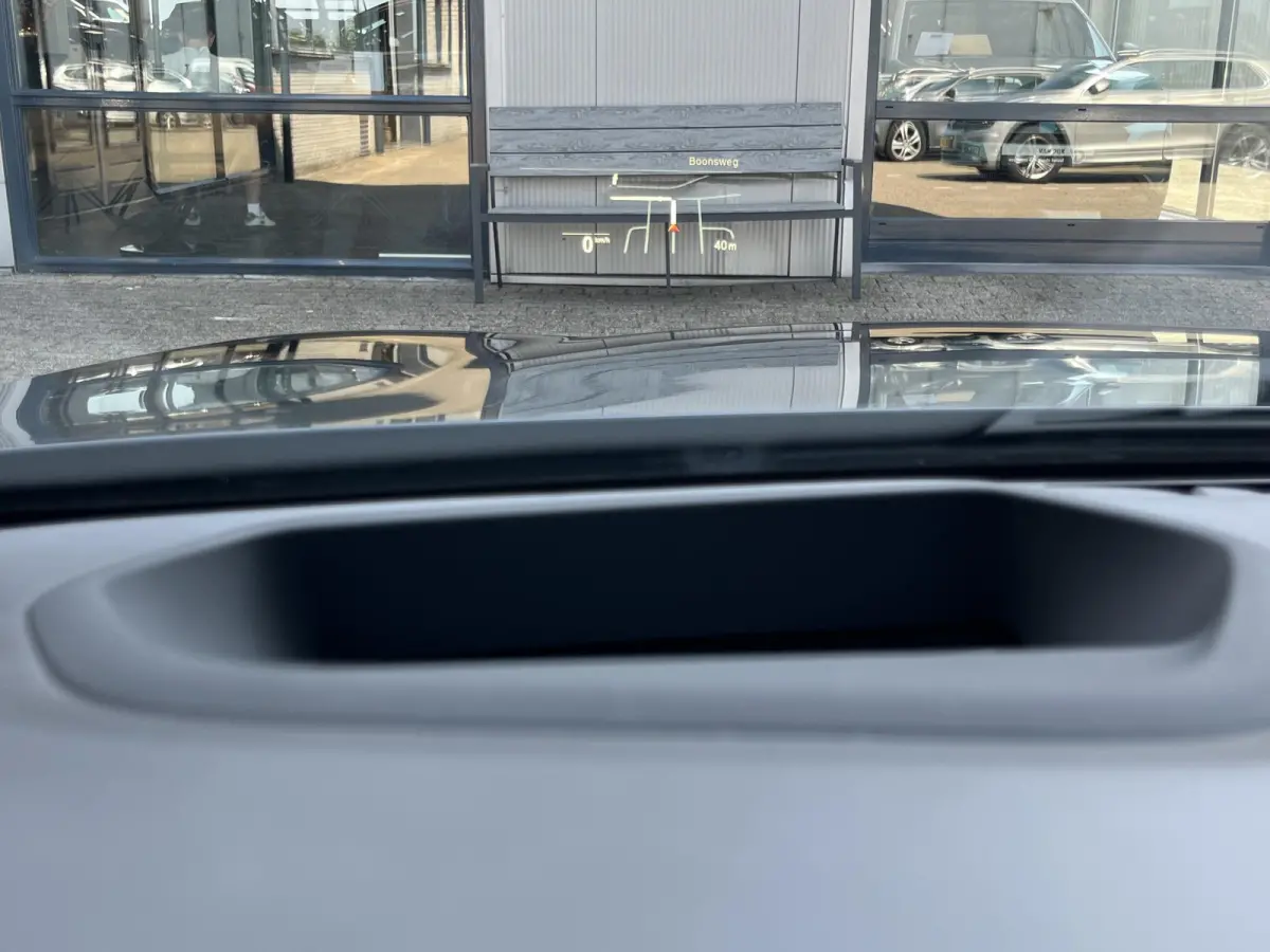 520i High Executive Edition | NL Auto/2e Eig./Voll.Historie/Individual+M-Sportpakket/Leder/Camera/Head-Up/Pano.Dak