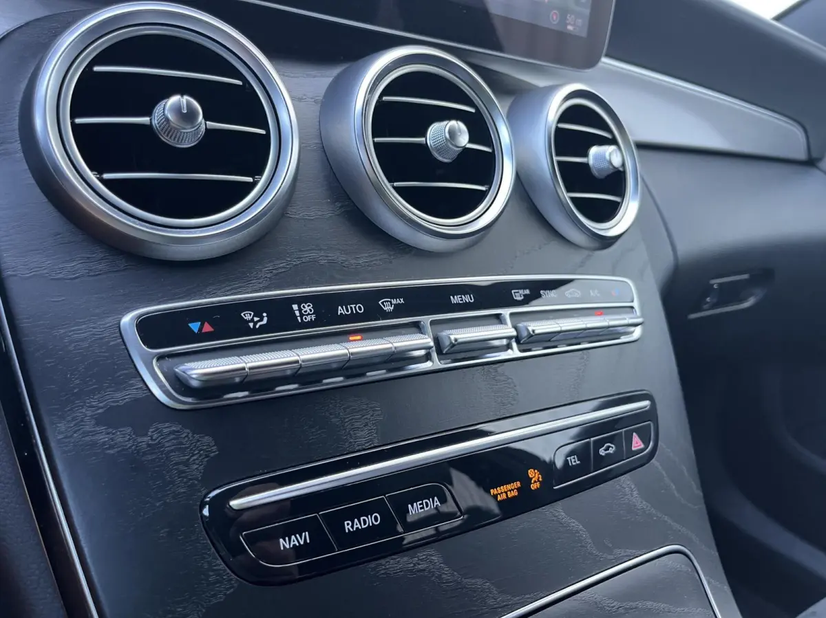 180 AMG CARPLAY+MAGNO GRIJS+MATRIX