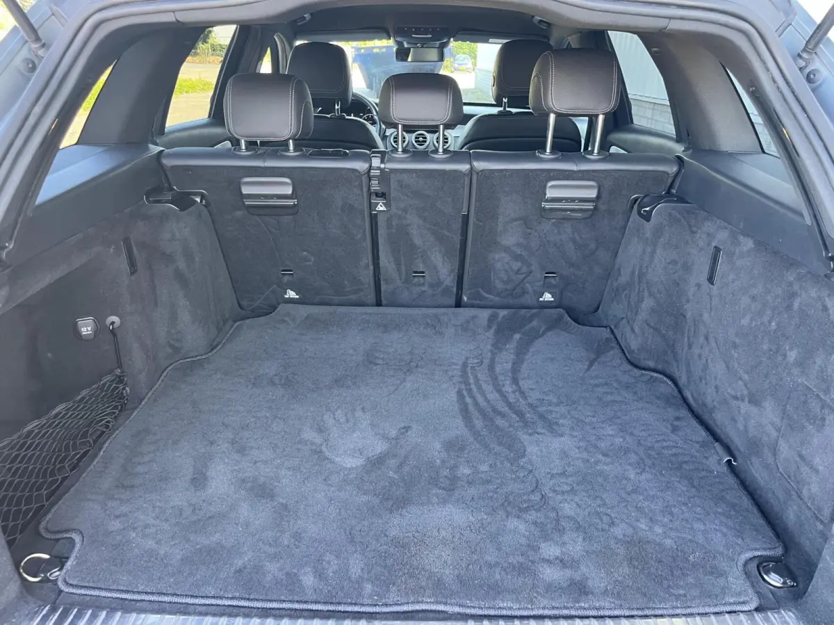 180 AMG CARPLAY+MAGNO GRIJS+MATRIX
