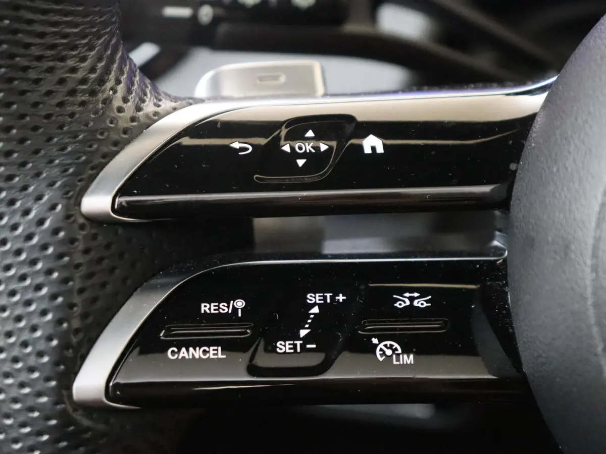 350+ AMG Line 96 kWh Premium Plus /Panoramadak /Memory /360 Camera /Burmester