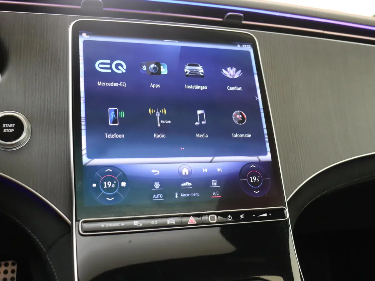 350+ AMG Line 96 kWh Premium Plus /Panoramadak /Memory /360 Camera /Burmester