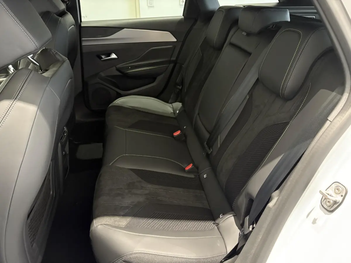 GT Avantage EV 54 kWh | APPLE CARPLAY & ANDROID AUTO | ELEKTR. ACHTERKLEP | VERWARMDE STOELEN |