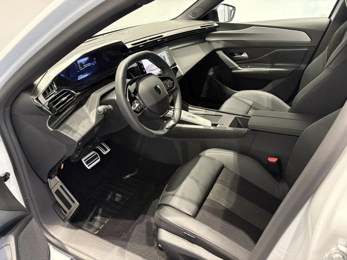 GT Avantage EV 54 kWh | APPLE CARPLAY & ANDROID AUTO | ELEKTR. ACHTERKLEP | VERWARMDE STOELEN |