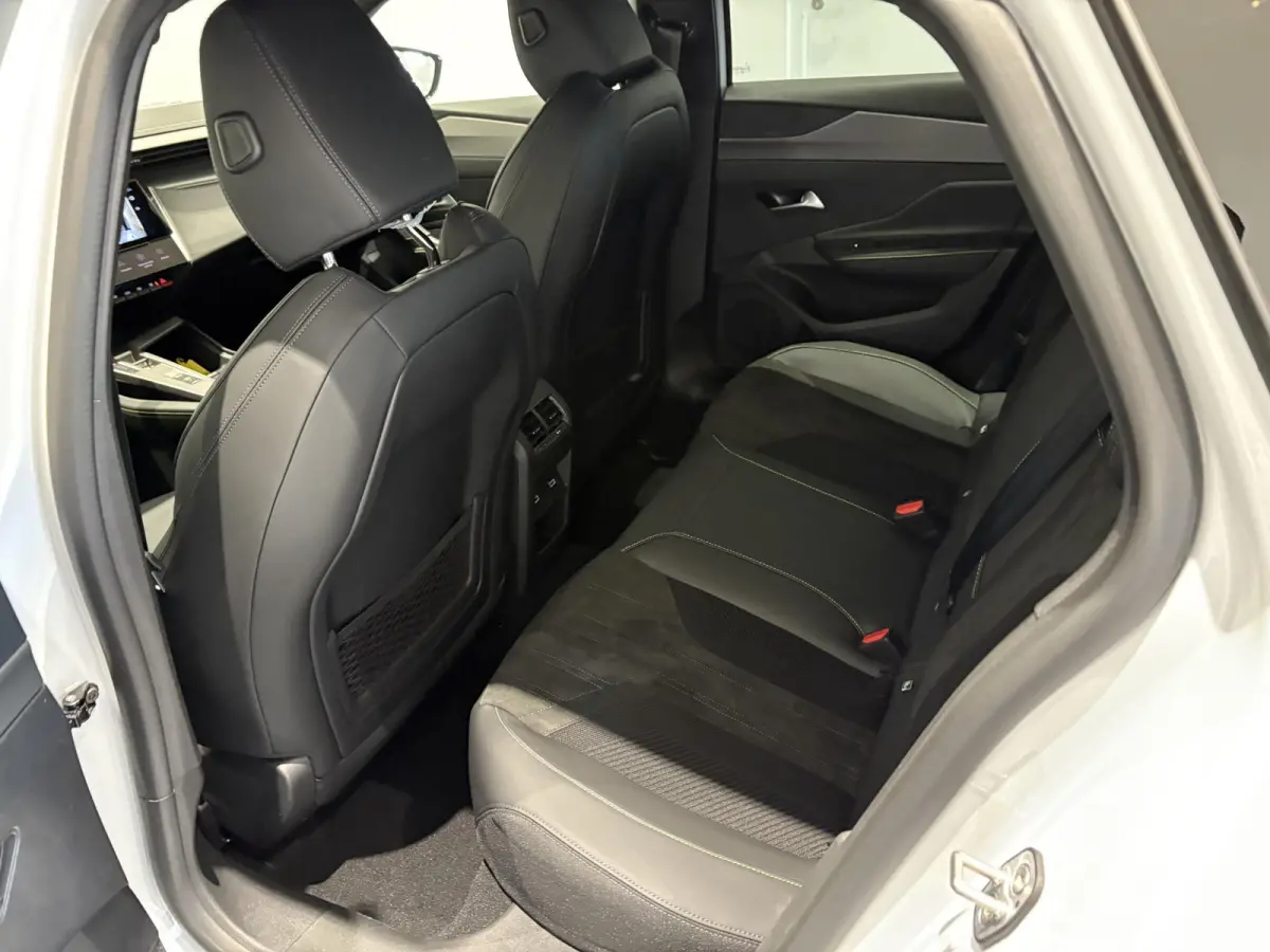 GT Avantage EV 54 kWh | APPLE CARPLAY & ANDROID AUTO | ELEKTR. ACHTERKLEP | VERWARMDE STOELEN |