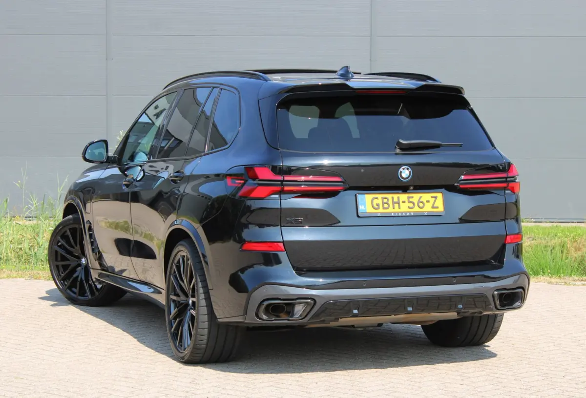 XDrive45e HighExecutive M Sport Chrystal 4WielSturing Luchtvering HUD H&K 22INCH