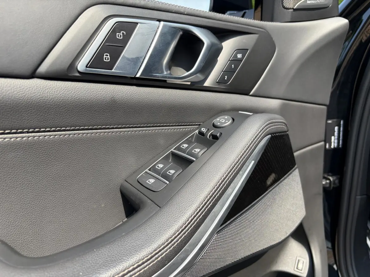 XDrive45e HighExecutive M Sport Chrystal 4WielSturing Luchtvering HUD H&K 22INCH