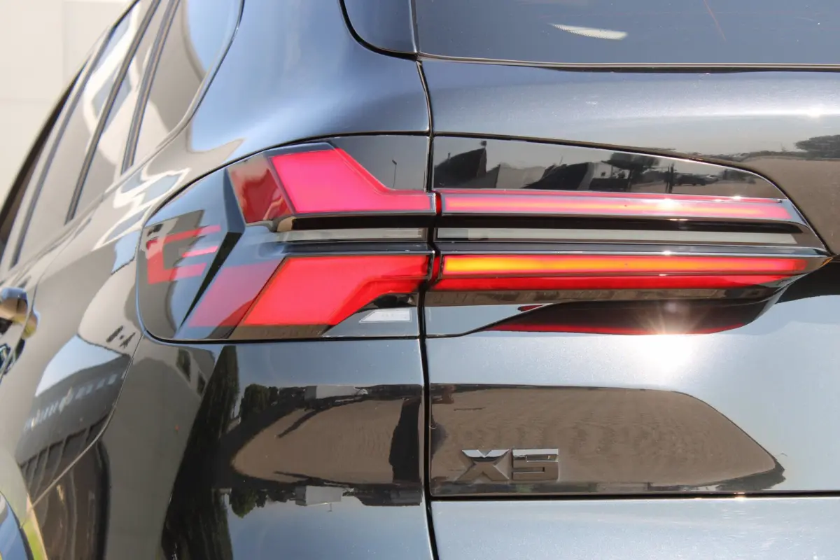 XDrive45e HighExecutive M Sport Chrystal 4WielSturing Luchtvering HUD H&K 22INCH