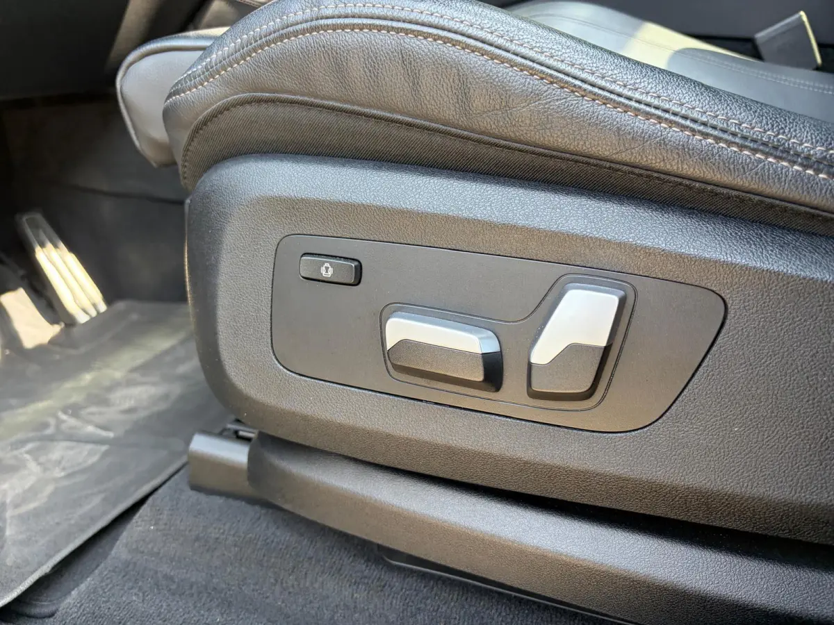 XDrive45e HighExecutive M Sport Chrystal 4WielSturing Luchtvering HUD H&K 22INCH