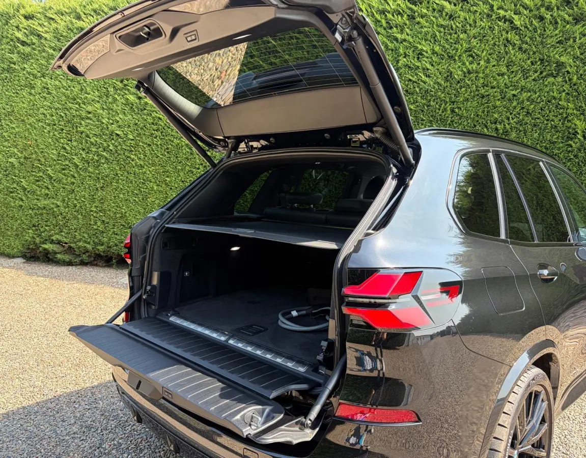 XDrive45e HighExecutive M Sport Chrystal 4WielSturing Luchtvering HUD H&K 22INCH