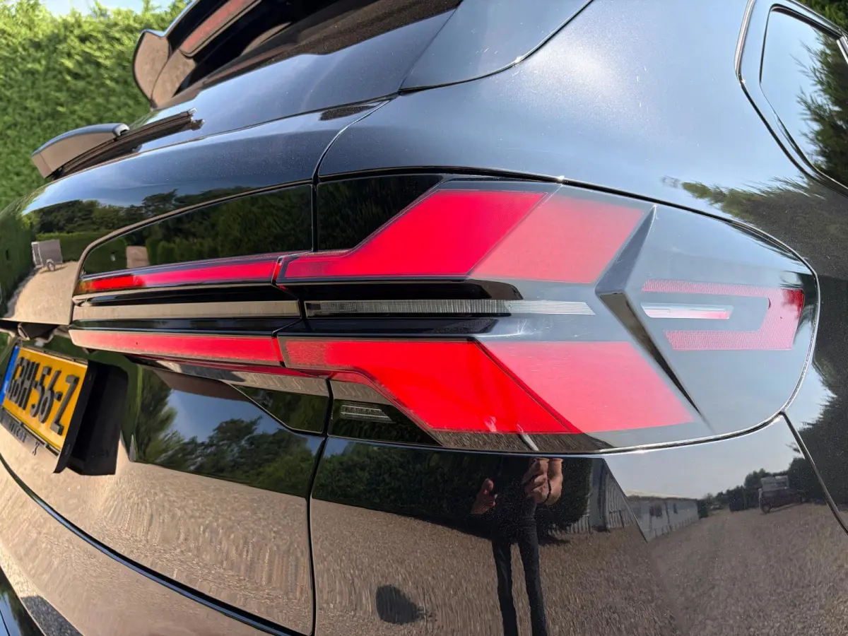 XDrive45e HighExecutive M Sport Chrystal 4WielSturing Luchtvering HUD H&K 22INCH