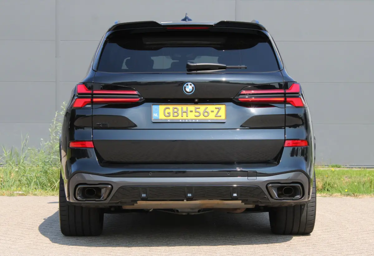 XDrive45e HighExecutive M Sport Chrystal 4WielSturing Luchtvering HUD H&K 22INCH