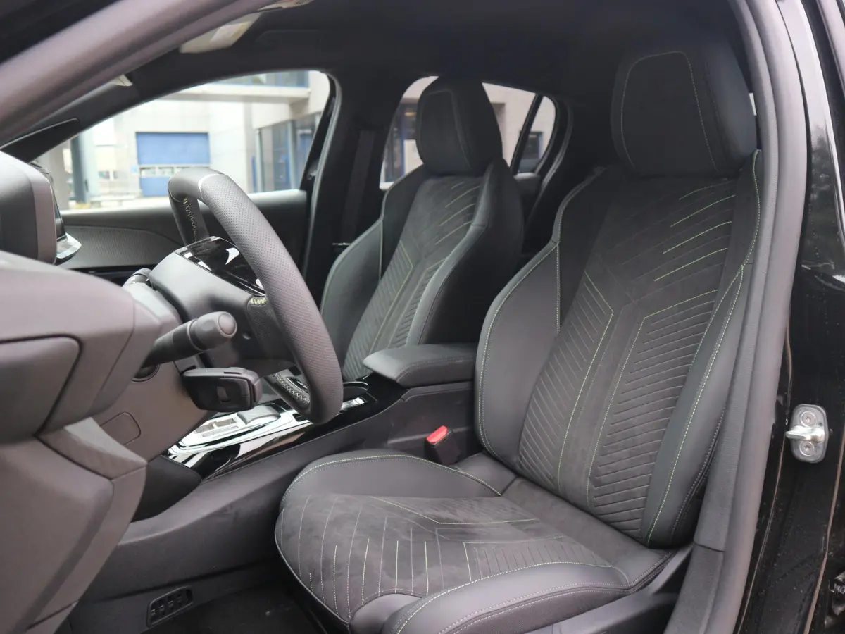 1.2 Hybrid 145 e-DCS6 GT / 360 Camera / Adaptive Cruise / Voorraad Voordeel