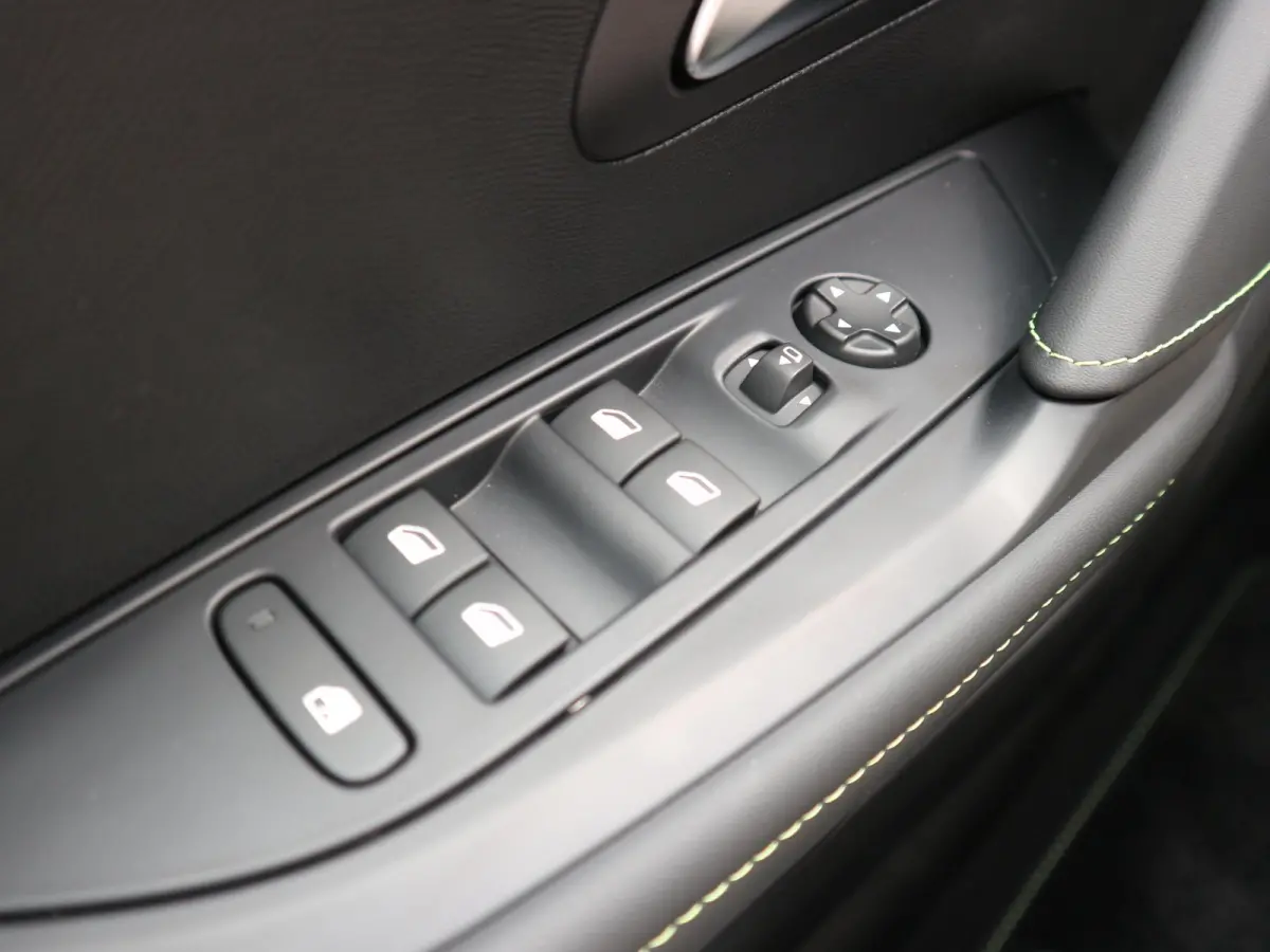 1.2 Hybrid 145 e-DCS6 GT / 360 Camera / Adaptive Cruise / Voorraad Voordeel