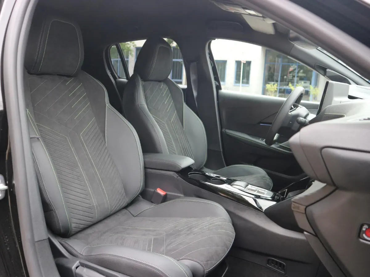 1.2 Hybrid 145 e-DCS6 GT / 360 Camera / Adaptive Cruise / Voorraad Voordeel