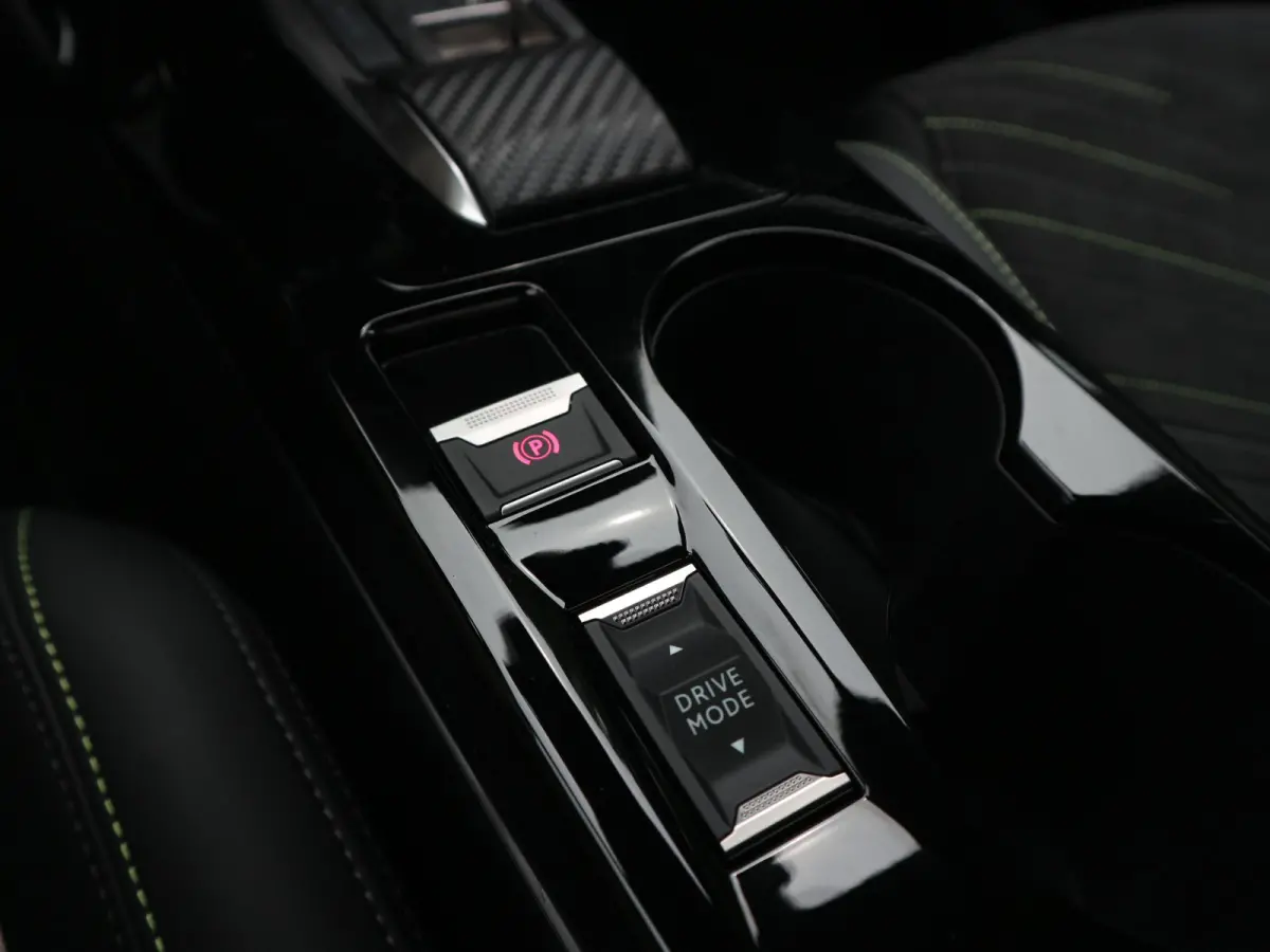 1.2 Hybrid 145 e-DCS6 GT / 360 Camera / Adaptive Cruise / Voorraad Voordeel