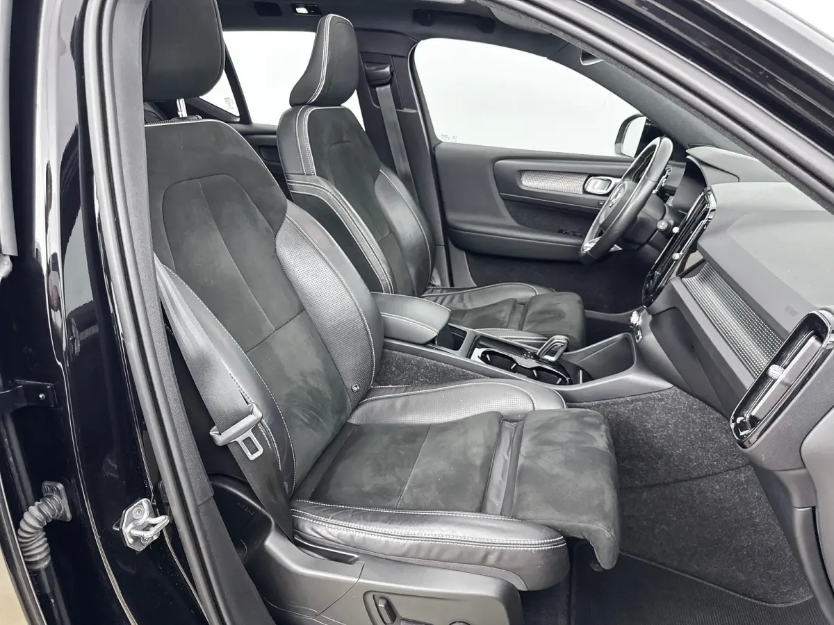 P8 R-Design | 19" | Panoramadak | 360 Camera | Elektr. verst. Stoelen | Harman Kardon | Warmtepomp | Adaptieve Cruise | BLIS | Stoel/Stuur/Achterbankverwarming