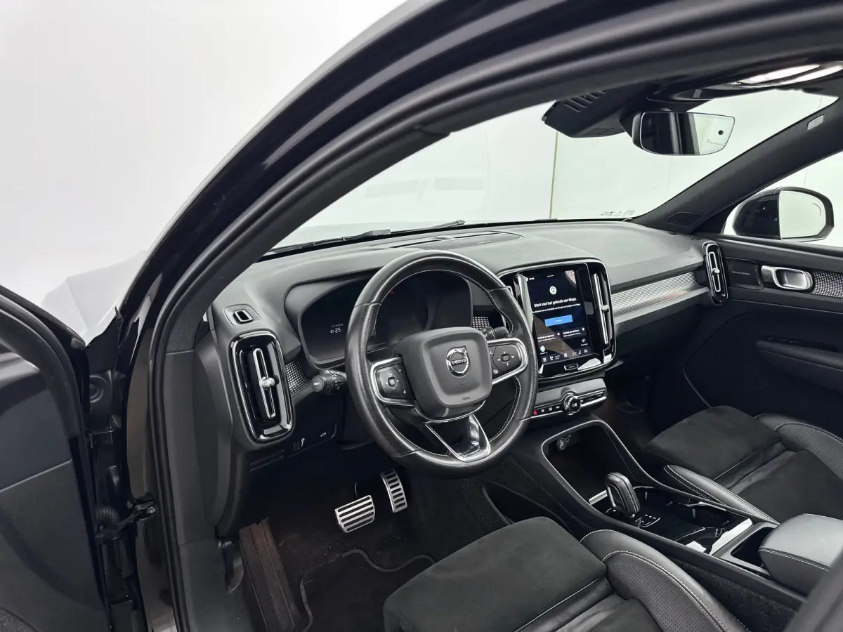 P8 R-Design | 19" | Panoramadak | 360 Camera | Elektr. verst. Stoelen | Harman Kardon | Warmtepomp | Adaptieve Cruise | BLIS | Stoel/Stuur/Achterbankverwarming