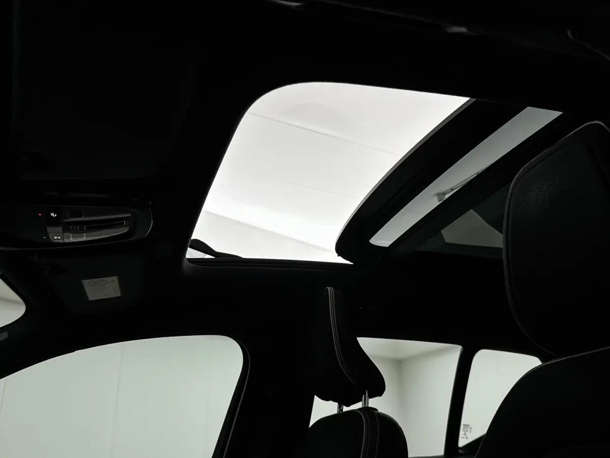 P8 R-Design | 19" | Panoramadak | 360 Camera | Elektr. verst. Stoelen | Harman Kardon | Warmtepomp | Adaptieve Cruise | BLIS | Stoel/Stuur/Achterbankverwarming