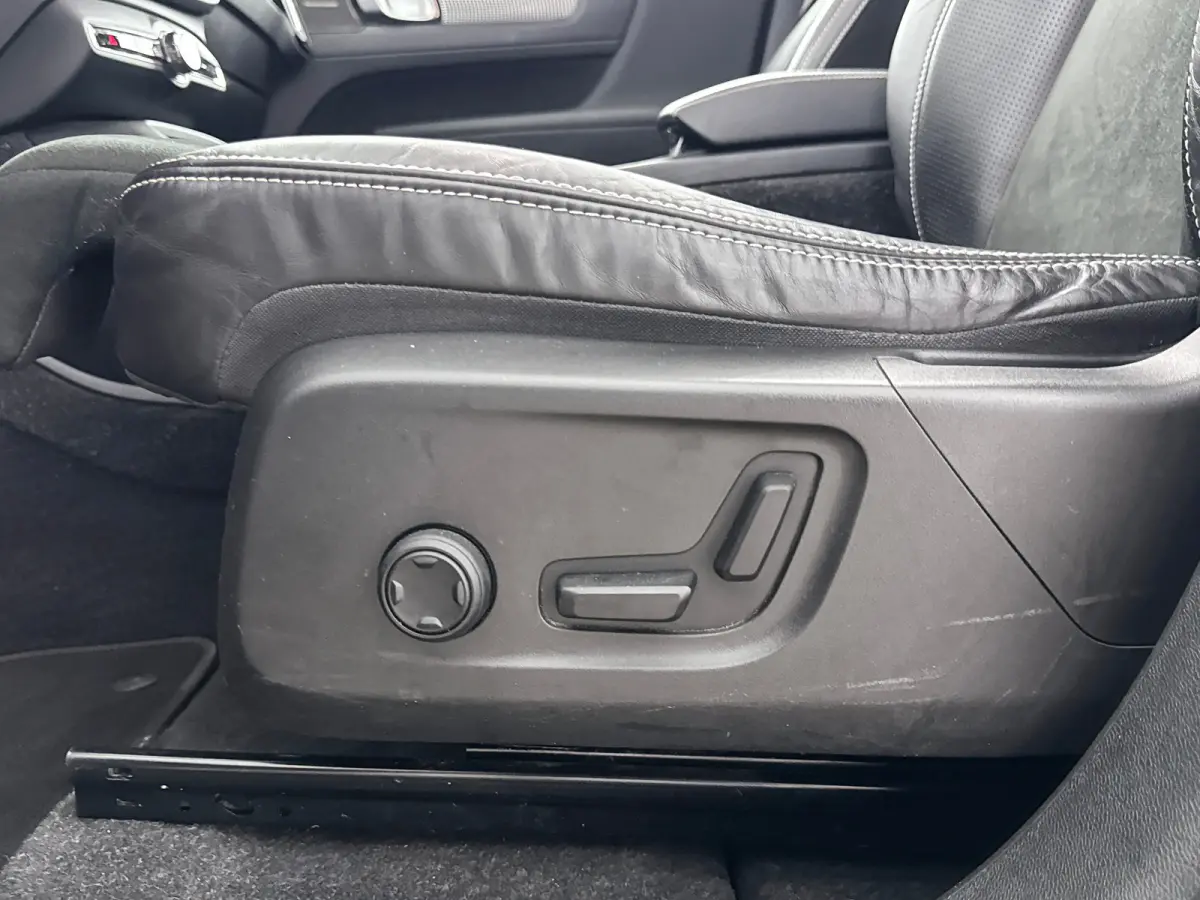 P8 R-Design | 19" | Panoramadak | 360 Camera | Elektr. verst. Stoelen | Harman Kardon | Warmtepomp | Adaptieve Cruise | BLIS | Stoel/Stuur/Achterbankverwarming