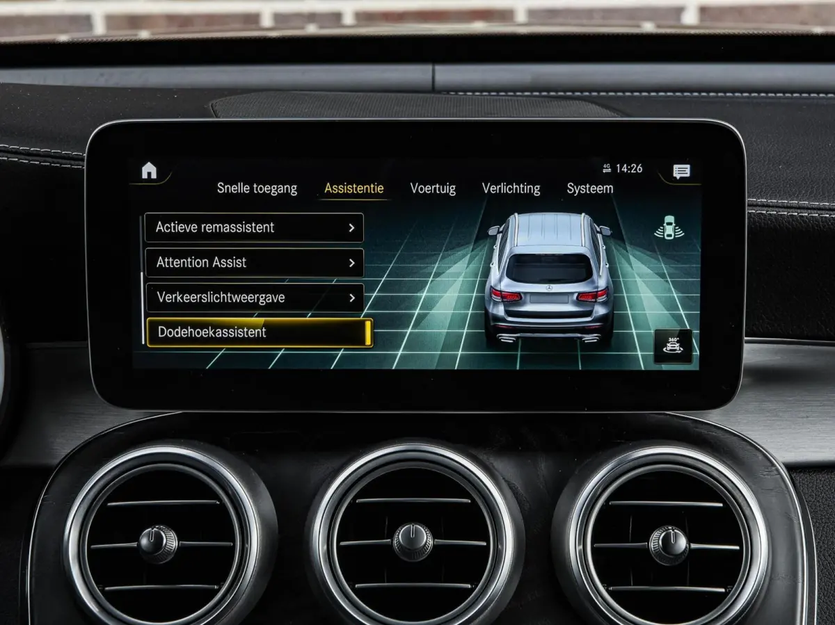 200 Premium Plus AMG Night Edition | Panoramadak | Burmester | Trekhaak | Digital Cockpit | Rondomzicht Camera | Keyless | Sfeerverlichting | Multibeam LED | Dealeronderhouden | 19"