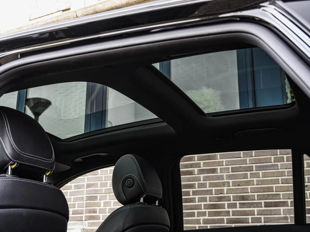 200 Premium Plus AMG Night Edition | Panoramadak | Burmester | Trekhaak | Digital Cockpit | Rondomzicht Camera | Keyless | Sfeerverlichting | Multibeam LED | Dealeronderhouden | 19"