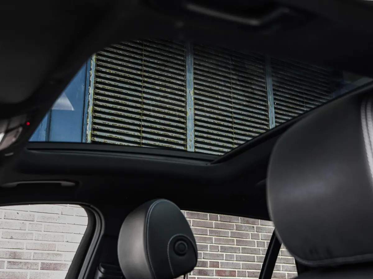200 Premium Plus AMG Night Edition | Panoramadak | Burmester | Trekhaak | Digital Cockpit | Rondomzicht Camera | Keyless | Sfeerverlichting | Multibeam LED | Dealeronderhouden | 19"