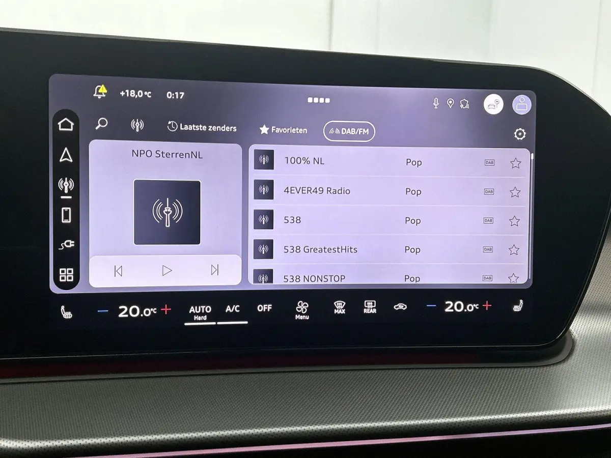 1.5 e-hybrid S edition Navigatie | Adaptieve cruise control | Achteruitrij Camera | Apple Carplay | Airco