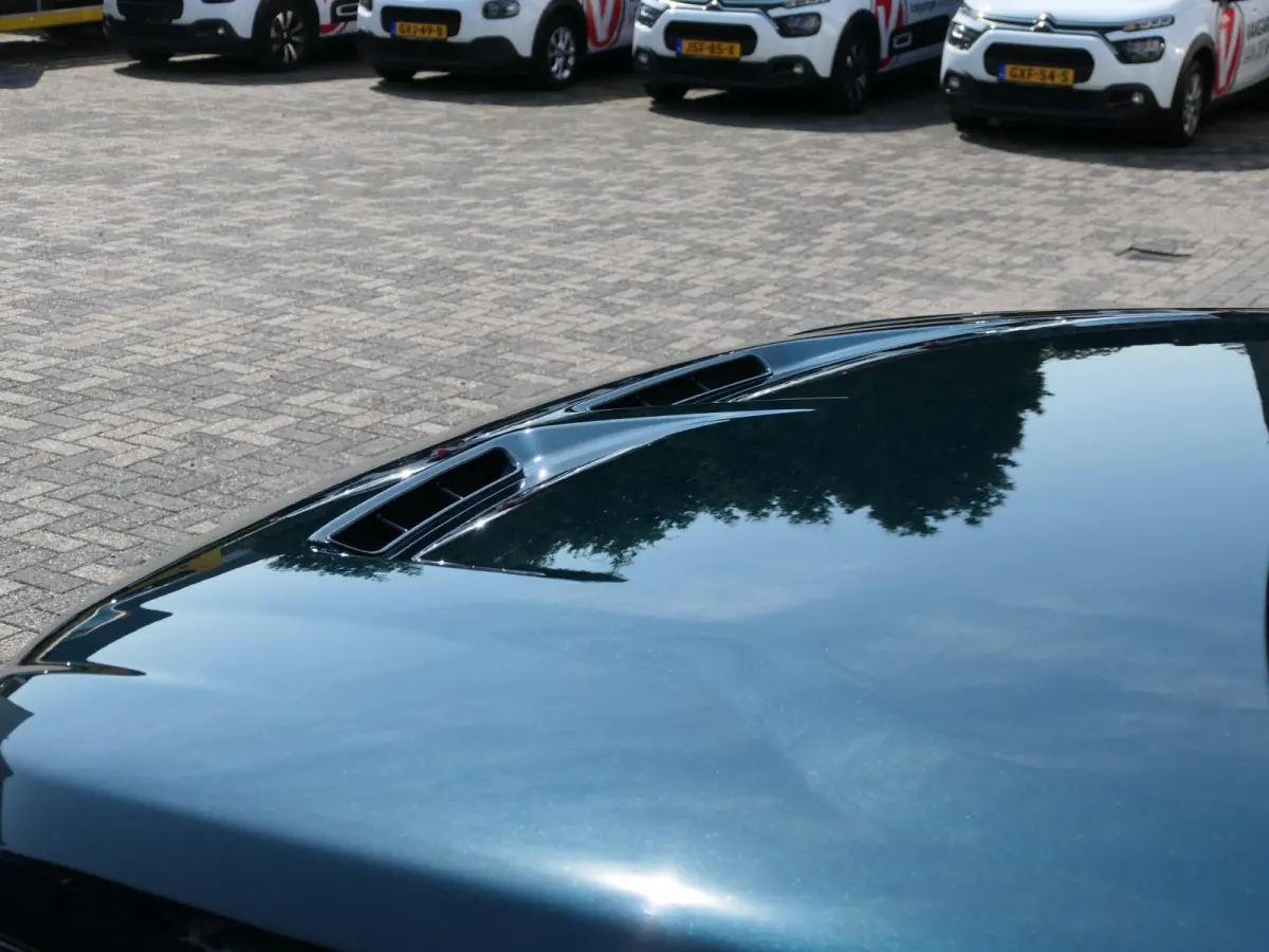 5.0 V8 SC SVR | SV Bespoke Paint | Alcantara hemel | Meridian | 360°-camera | Panoramadak | Head-up display | Alarmklasse 5 | ACC | Dodehoek ​detectie | Luxe lederen sportstoelen | Trekha