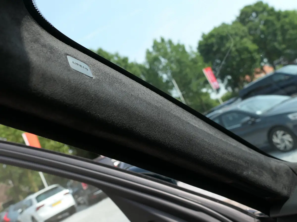 5.0 V8 SC SVR | SV Bespoke Paint | Alcantara hemel | Meridian | 360°-camera | Panoramadak | Head-up display | Alarmklasse 5 | ACC | Dodehoek ​detectie | Luxe lederen sportstoelen | Trekha